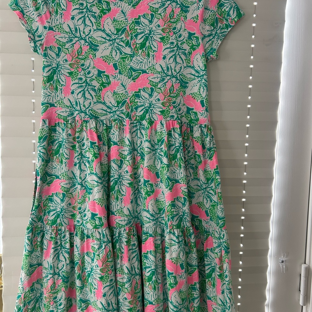 Lilly Pulitzer Geanna Short sleeve swing dress in the vibrant “Botanical Green - Picture 2 of 3